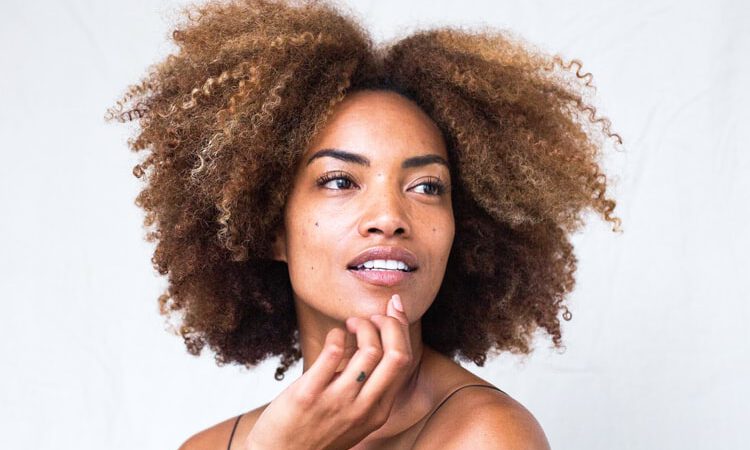Jak dbać o skórę i włosy latem?